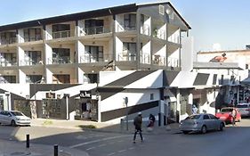 Dream Abodes At Cozy Craftmans Ship, Maboneng